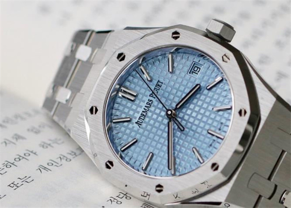 爱彼腕表表耳掉了解决办法(图) 爱彼腕表表耳掉了解决办法(图)