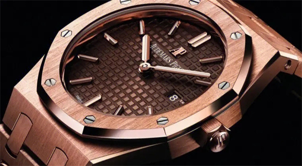 爱彼表调日期受时间限制吗(图) 爱彼表调日期受时间限制吗(图)