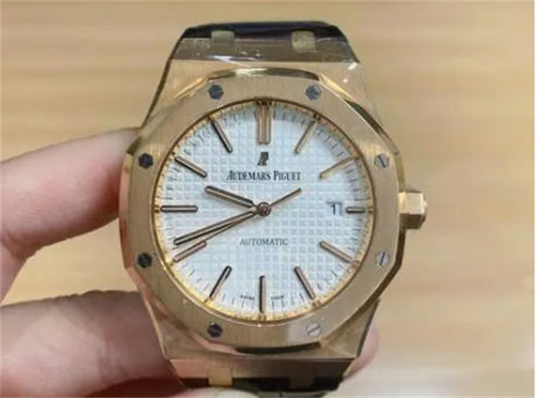 戴爱彼一般人能看出来吗(图) 戴爱彼一般人能看出来吗(图)