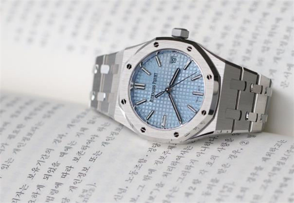 爱彼手表进水了解决办法集锦(图) 爱彼手表进水了解决办法集锦(图)